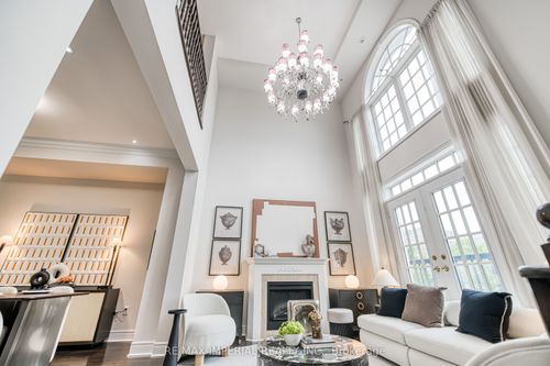 21 Mackenzie'S Stand Ave, Unionville, ON, L6G0C4 | Card Image