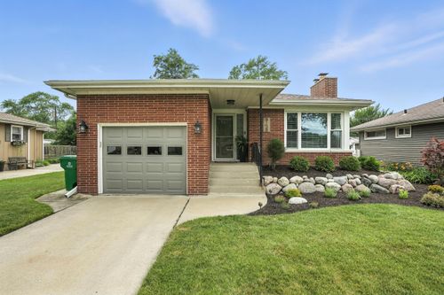 8138 Kooy Dr, Munster, IN, 46321-1342 | Card Image