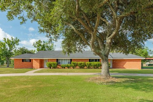 2922 County Road 209, Danbury, TX, 77534-8848 | Card Image