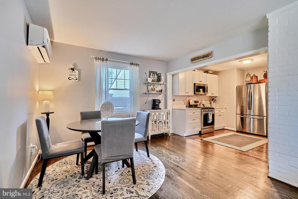 Willowdale Ave, Baltimore, MD 21206