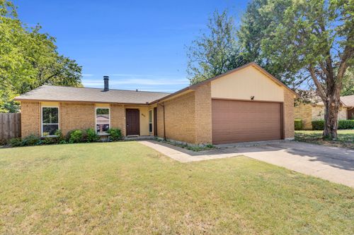 411 Mckinley St, Cedar Hill, TX, 75104-2235 | Card Image