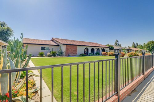 5609 Fruitvale Avenue, Bakersfield, CA, 93308 | Card Image