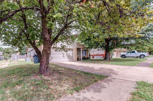 200 W Delmar St, Broken Arrow, OK, 74012-7109 | Card Image