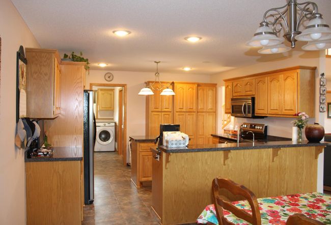 Spacious kitchen. | Image 34