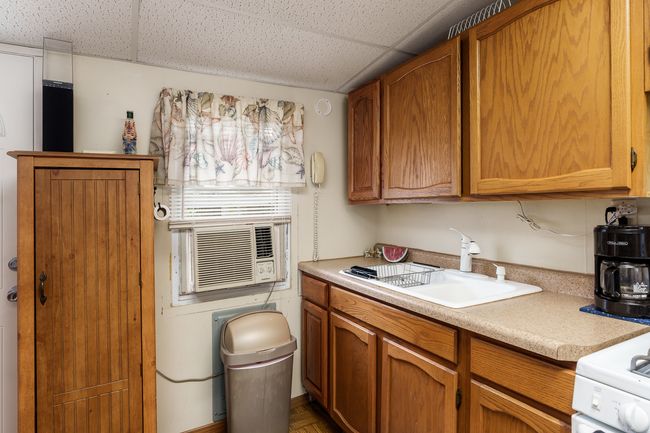 114 Lakeview Ave, House other with 3 bedrooms, 2 bathrooms and null parking in EDGERTON WI | Image 5