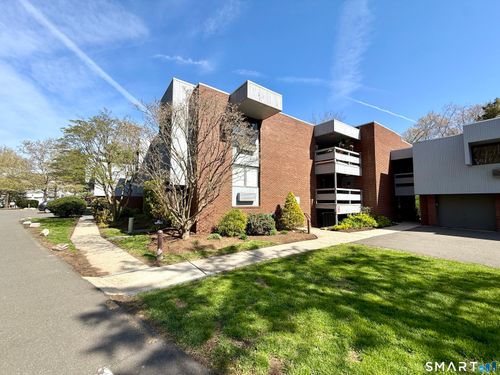 85-85 Wilton Crst, Wilton, CT, 06897-4000 | Card Image