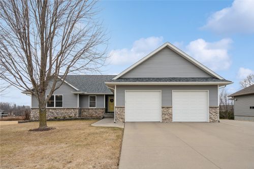 1101 Wood Lily Rd, Solon, IA, 52333-4718 | Card Image