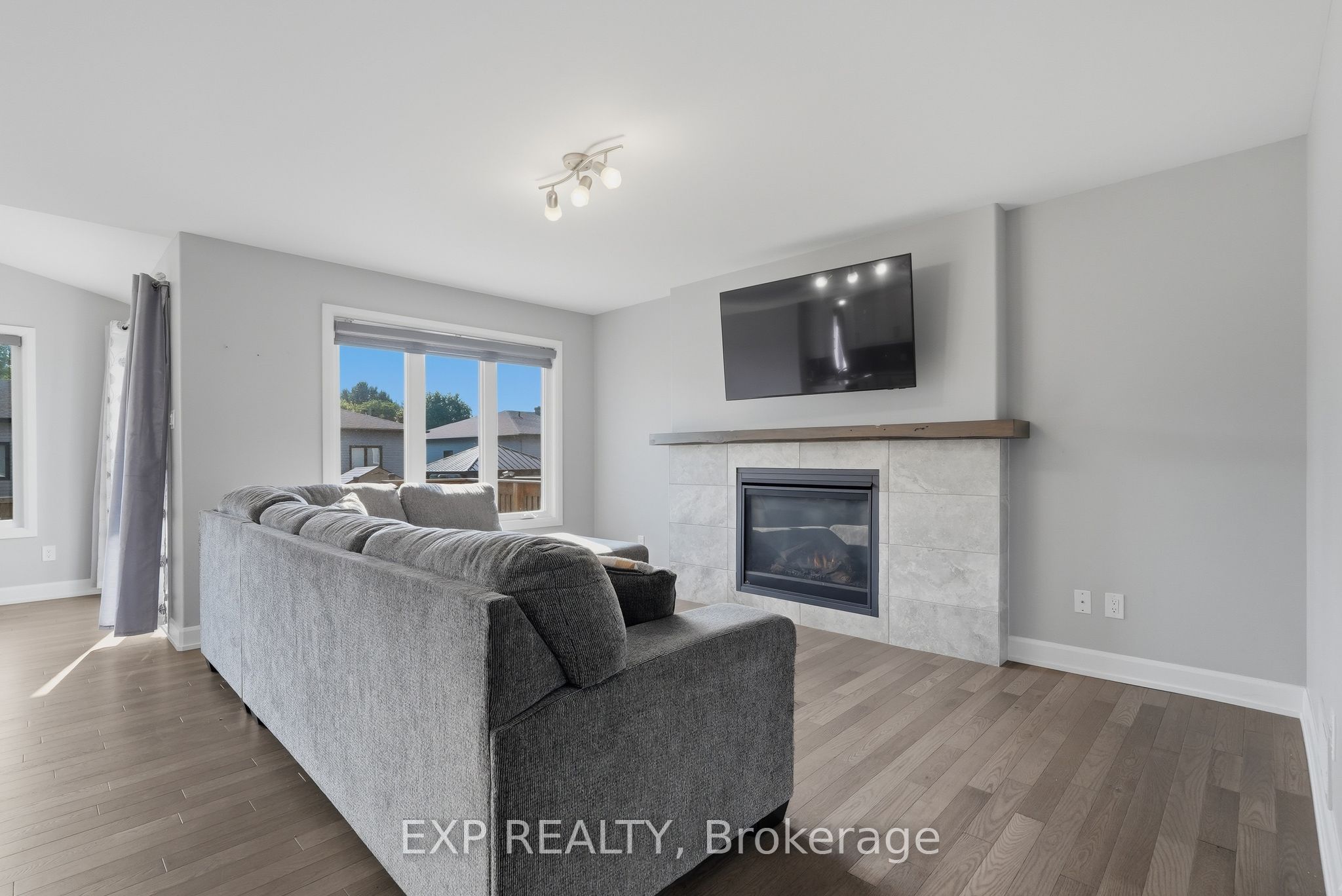 Residential in Russell 5