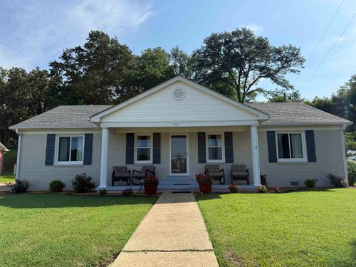 263 W Court Ave, Selmer, TN, 38375-2000 | Card Image
