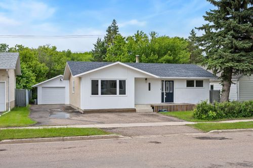 5510 45 St, Lloydminster, AB, T9V0C2 | Card Image