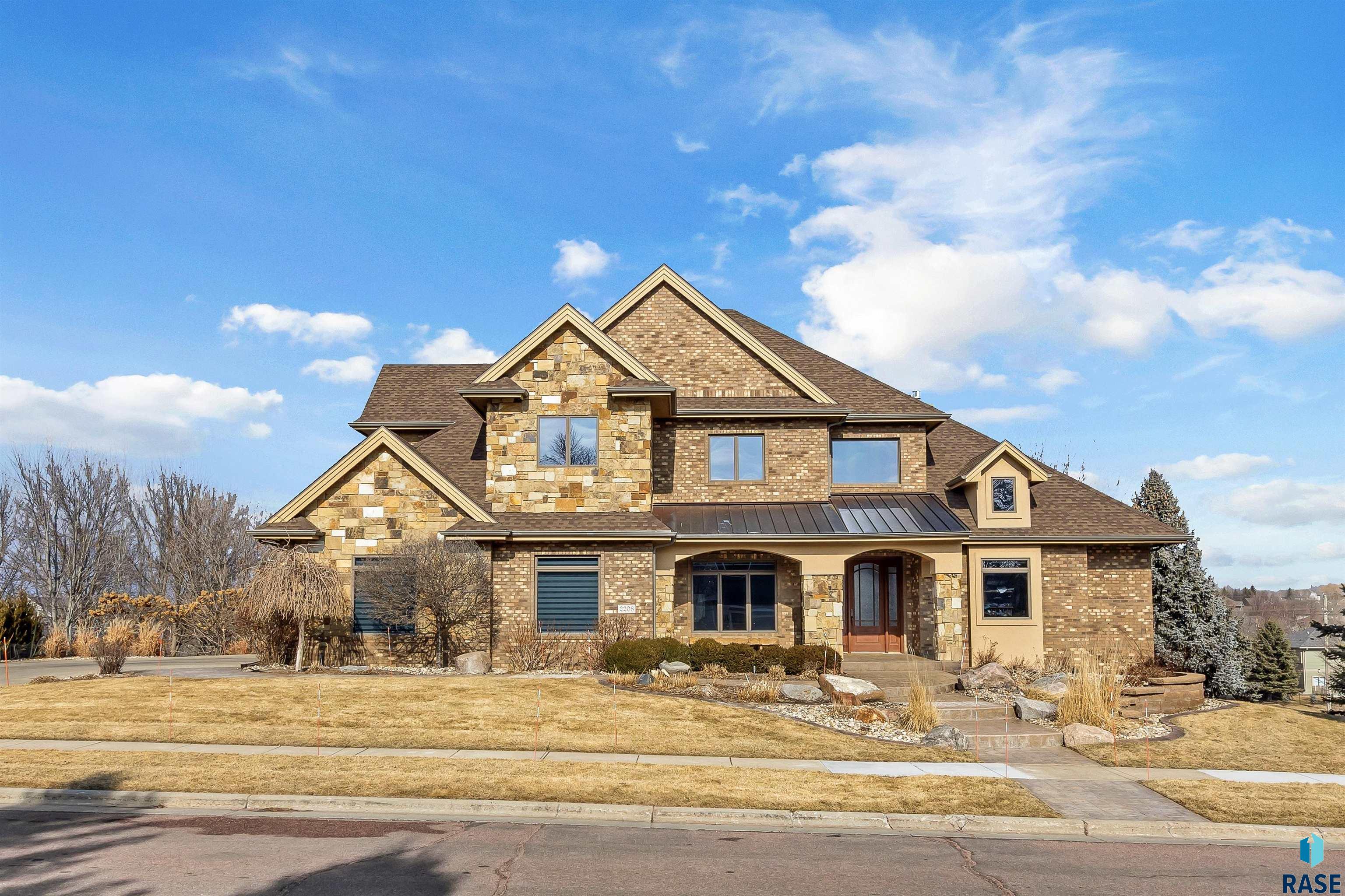 2208 W Cherrywood Cir, For Sale in Sioux Falls - eXp Realty