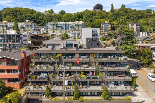302-2040 Waverly Pl N, Seattle, WA, 98109-2741 | Card Image