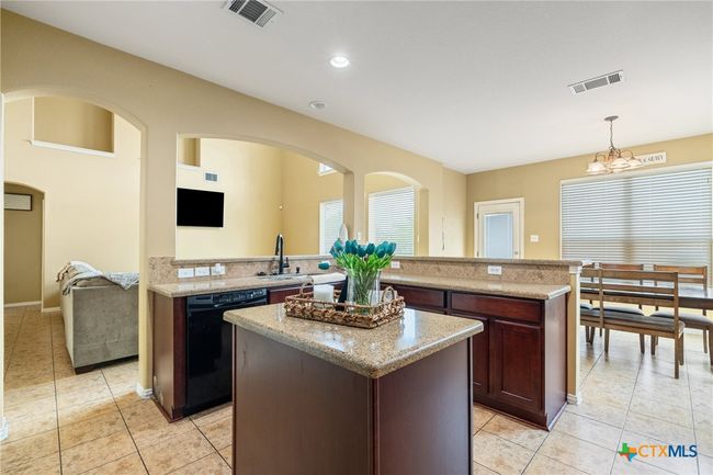 Kitchen | Image 10