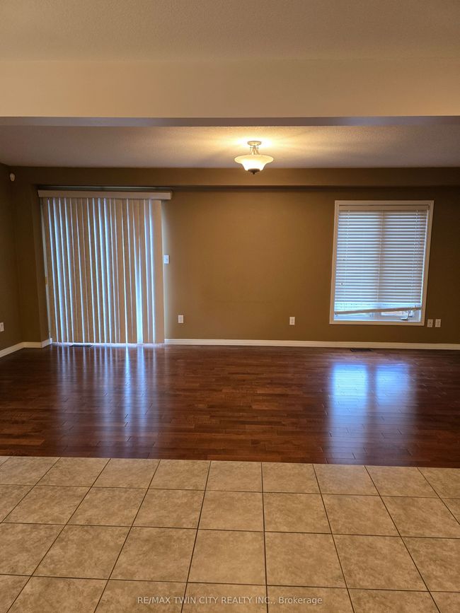 1316 Countrystone Dr, House other with 3 bedrooms, 3 bathrooms and 2 parking in Kitchener ON | Image 8