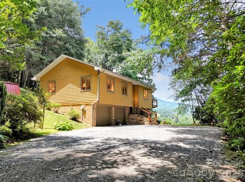 372 Shady Ridge Rd, Waynesville, NC, 28785-9493 | Card Image