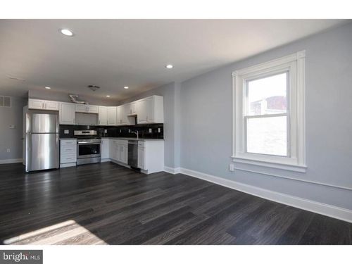 217 W Lancaster Ave, DOWNINGTOWN, PA, 19335-2555 | Card Image