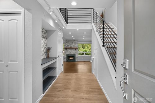 2958 Kennewick Pl Ne, Renton, WA, 98056-2284 | Card Image