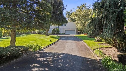 292 Breezyway, Lawrence, NY, 11559-2105 | Card Image