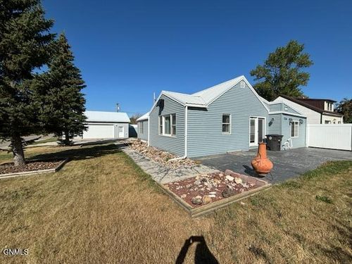 536 3rd Street Se, Stanley, ND, 58784 | Card Image