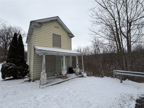 223 E Morehead Ave, New Castle, PA, 16102-1677 | Card Image