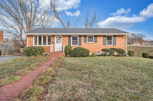 5809 Sierra Dr, Roanoke, VA, 24012-1113 | Card Image