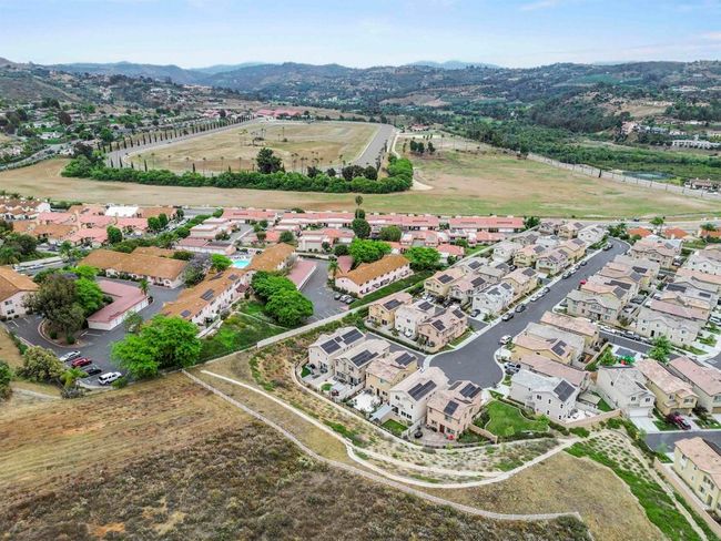 APT-38 - 31916 Del Cielo Este, Condo with 2 bedrooms, 2 bathrooms and 2 parking in Bonsall CA | Image 6