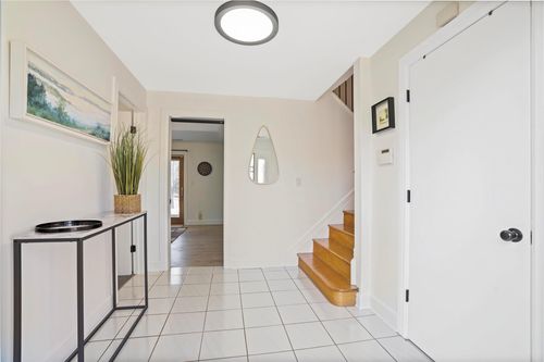 38 Victoria Rd, Ardsley, NY, 10502-1212 | Card Image
