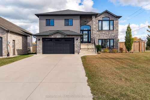 58 Lakefield Dr, Kincardine, ON, N2Z0C9 | Card Image