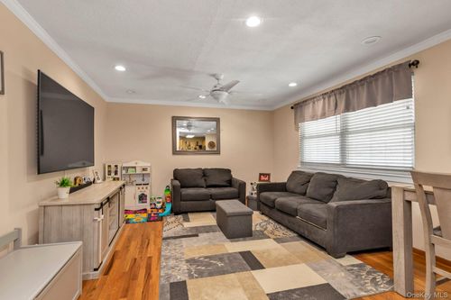 138b-8224 Langdale St, New Hyde Park, NY, 11040-1821 | Card Image
