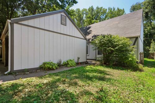 309 Northwood Ln, Lawrence, KS, 66044-4676 | Card Image