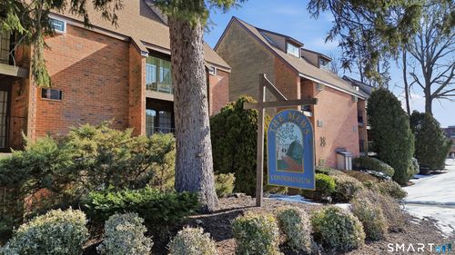 apt-68-42 N Main St, West Hartford, CT, 06107-1914 | Card Image