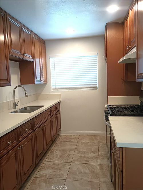 648 Abbey Ln, Pomona, CA, 91767-5276 | Card Image