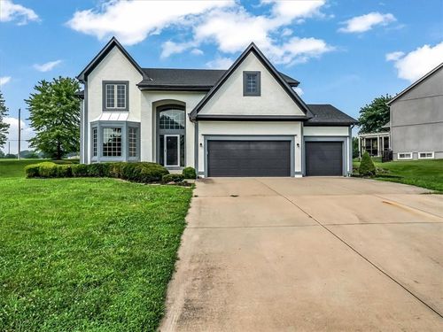 2150 Red Oak Ln, Liberty, MO, 64068-7744 | Card Image