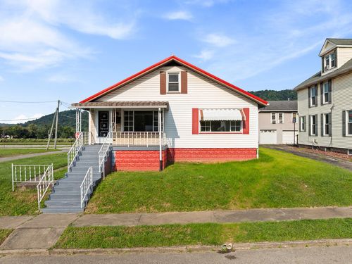 1221 Garfield St, McMechen, WV, 26040-1307 | Card Image