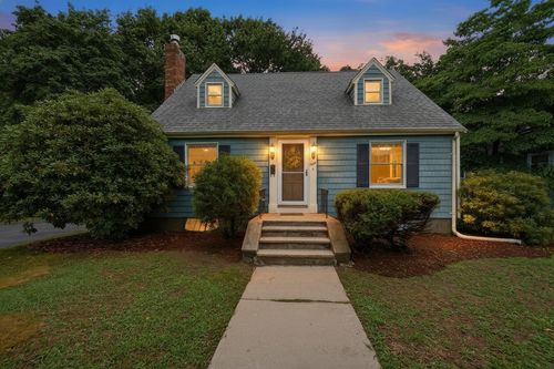 8 Brackett Ave, Stoneham, MA, 02180-3452 | Card Image