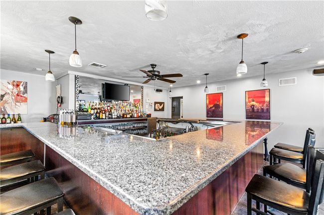 659 Killingly St, Home with 2 bedrooms, 3 bathrooms and 30 parking in Johnston RI | Image 8
