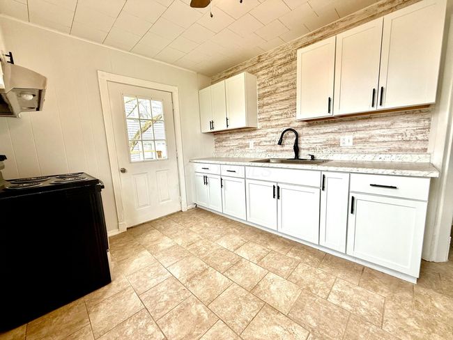 127 Fort St, House other with 4 bedrooms, 2 bathrooms and null parking in Bremen OH | Image 5