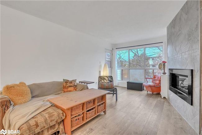 312 - 126 Bell Farm Rd, House attached with 3 bedrooms, 2 bathrooms and 1 parking in Barrie ON | Image 6
