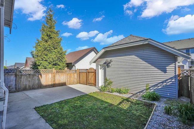 19151 72 Ave Avenue, House other with 5 bedrooms, 3 bathrooms and 3 parking in Surrey BC | Image 37