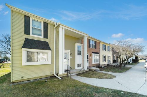 37545 Charter Oaks Blvd, Clinton Township, MI, 48036-2414 | Card Image