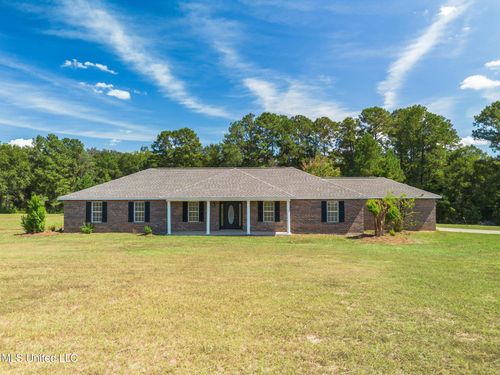 79 Deer Run Ridge Dr, Wiggins, MS, 39577-9225 | Card Image