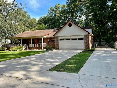 137 Oakcrest Rd, Huntsville, AL, 35811-9057 | Card Image