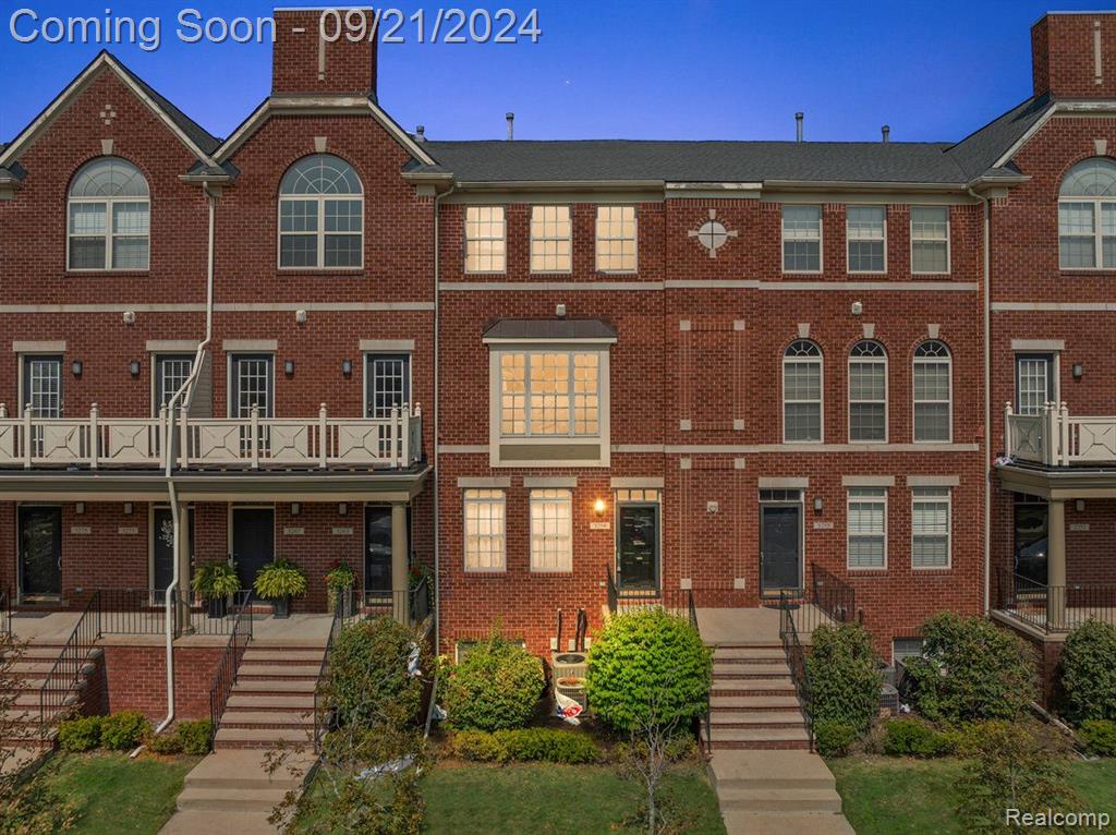 Camden Dr, Troy, MI 48084