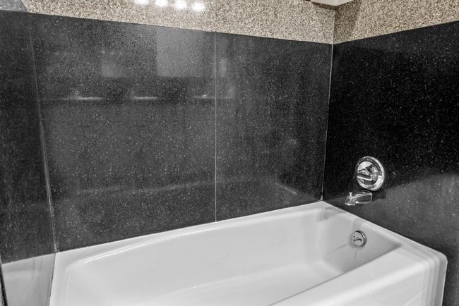 4252 Thornhill Ln, Townhouse with 3 bedrooms, 2 bathrooms and null parking in Vadnais Heights MN | Image 40