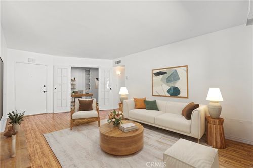 56-5400 Newcastle Ave, Encino, CA, 91316-4245 | Card Image