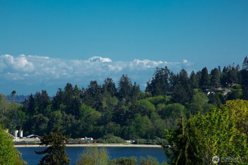 a-411-170 Harbor Sq Loop Ne, Bainbridge Island, WA, 98110-3541 | Card Image