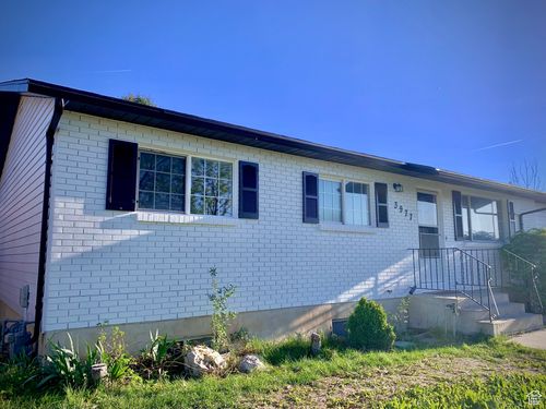 3977 W 5625 S, Roy, UT, 84067-9132 | Card Image