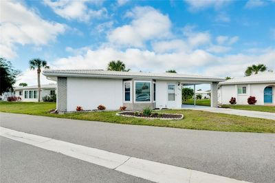 Z-8 - 383 Circlewood Drive, House other with 2 bedrooms, 2 bathrooms and null parking in Venice FL | Image 3