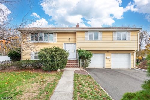 134 Andover Dr, Wayne, NJ, 07470-2919 | Card Image