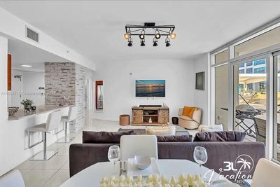 501 - 3250 Ne 1st Ave, Condo with 2 bedrooms, 2 bathrooms and null parking in Miami FL | Image 2